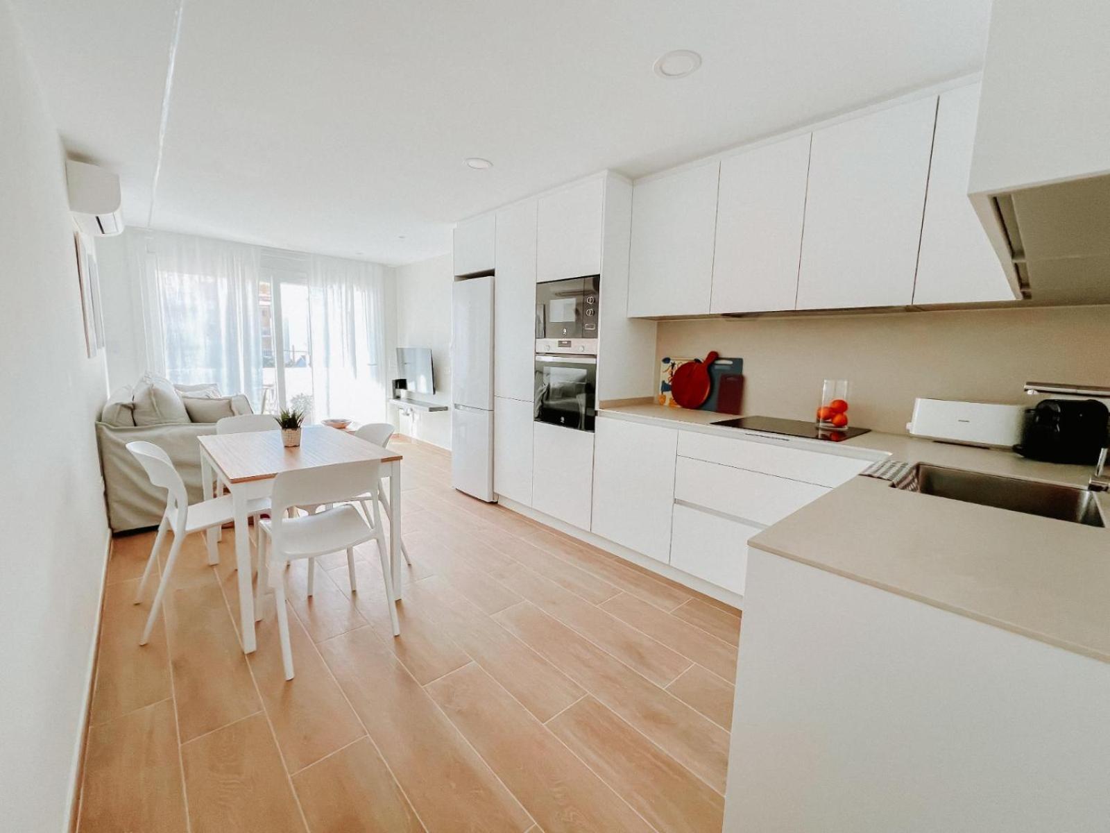 Femina Blue Apartment กัมบริลส์ ภายนอก รูปภาพ