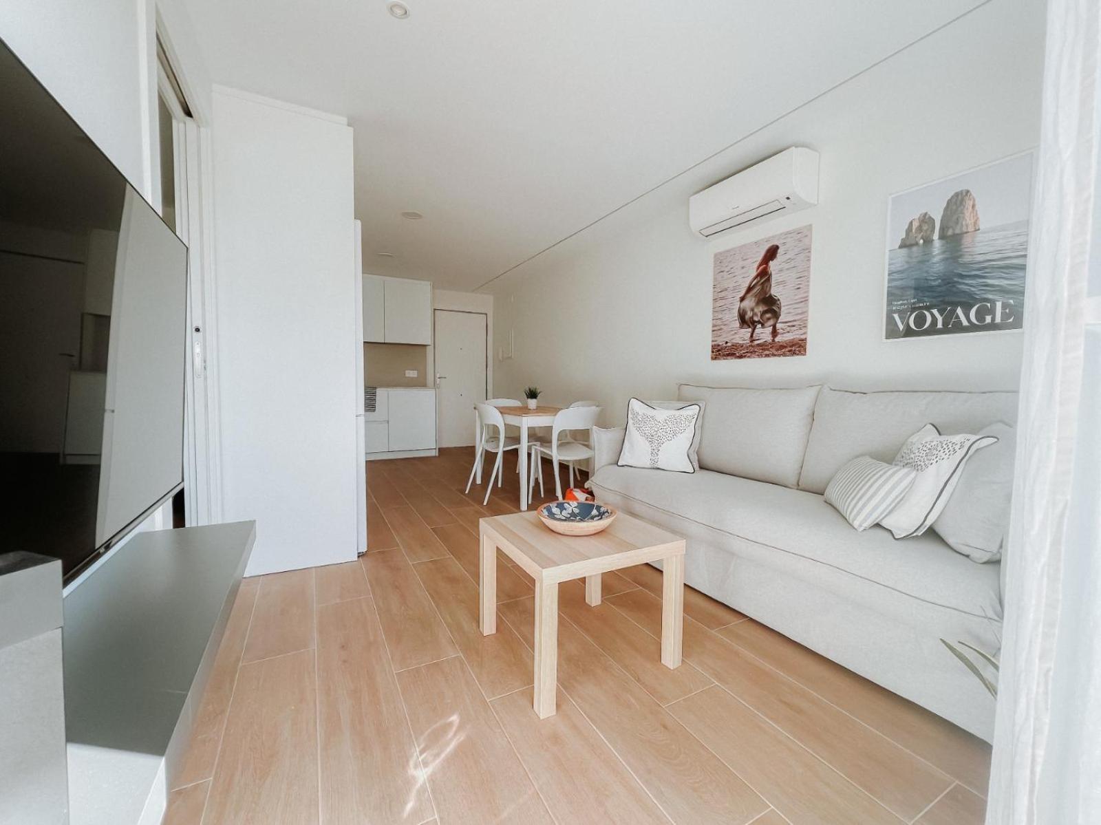 Femina Blue Apartment กัมบริลส์ ภายนอก รูปภาพ