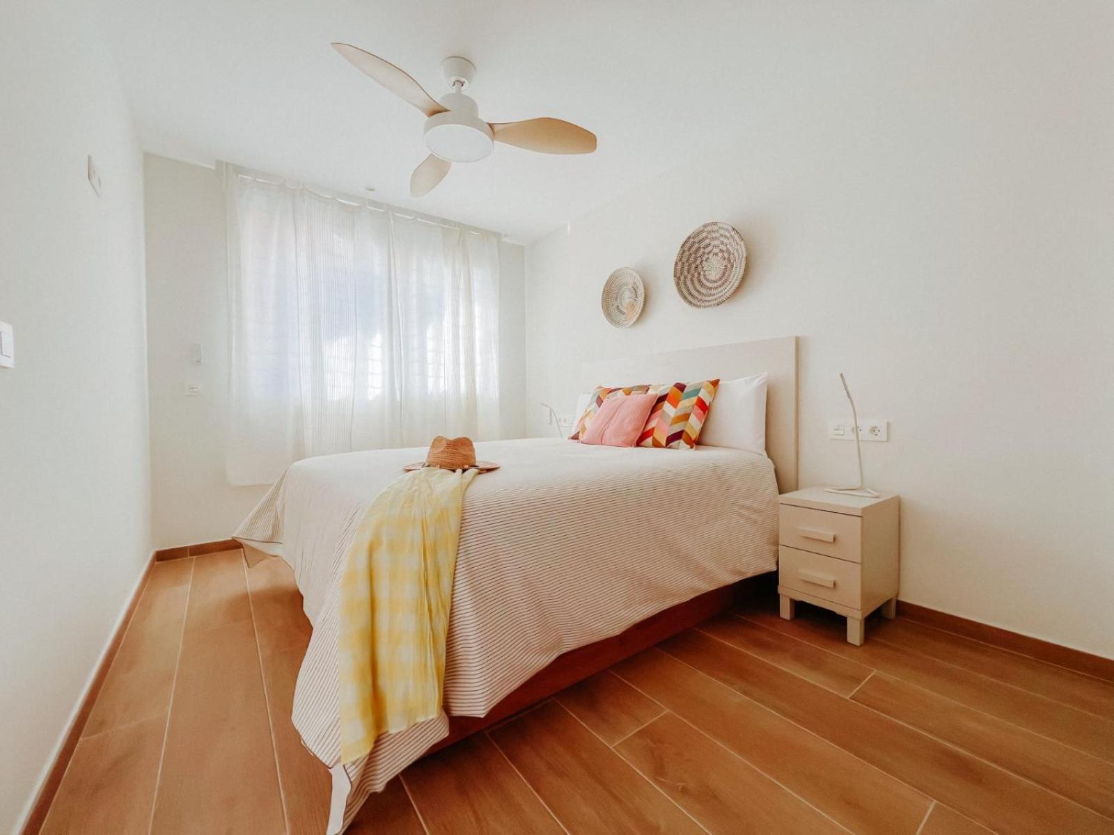 Femina Blue Apartment กัมบริลส์ ภายนอก รูปภาพ