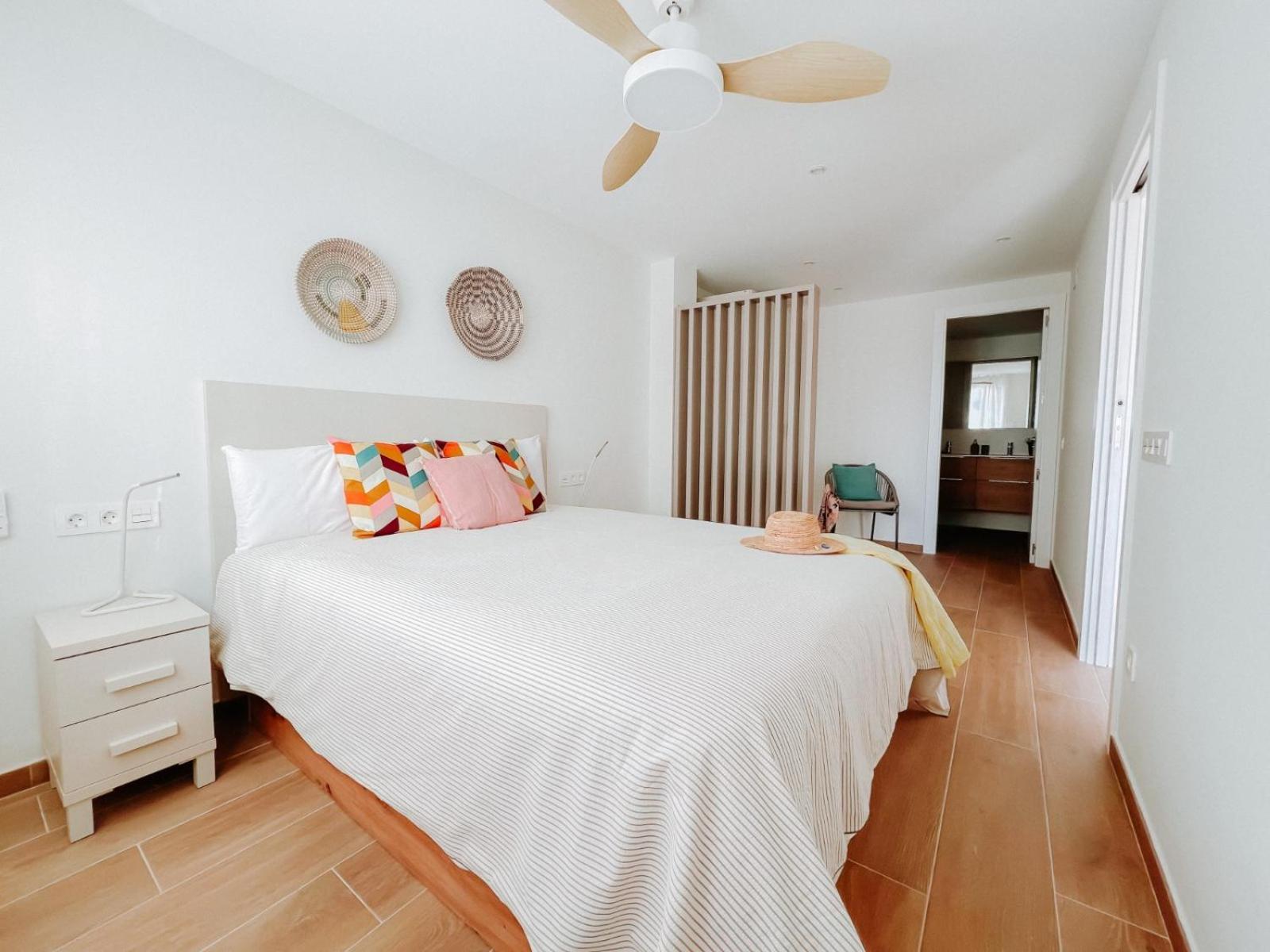 Femina Blue Apartment กัมบริลส์ ภายนอก รูปภาพ